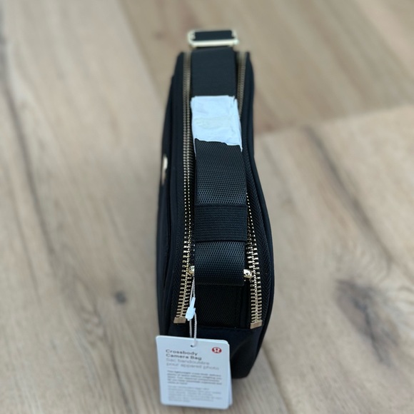 Lululemon Crossbody Camera Bag - Picture 2 of 4